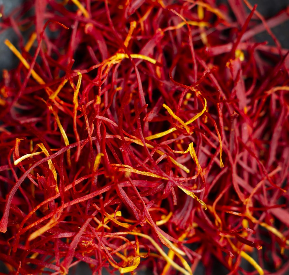close-up-saffron-still-life-arrangement
